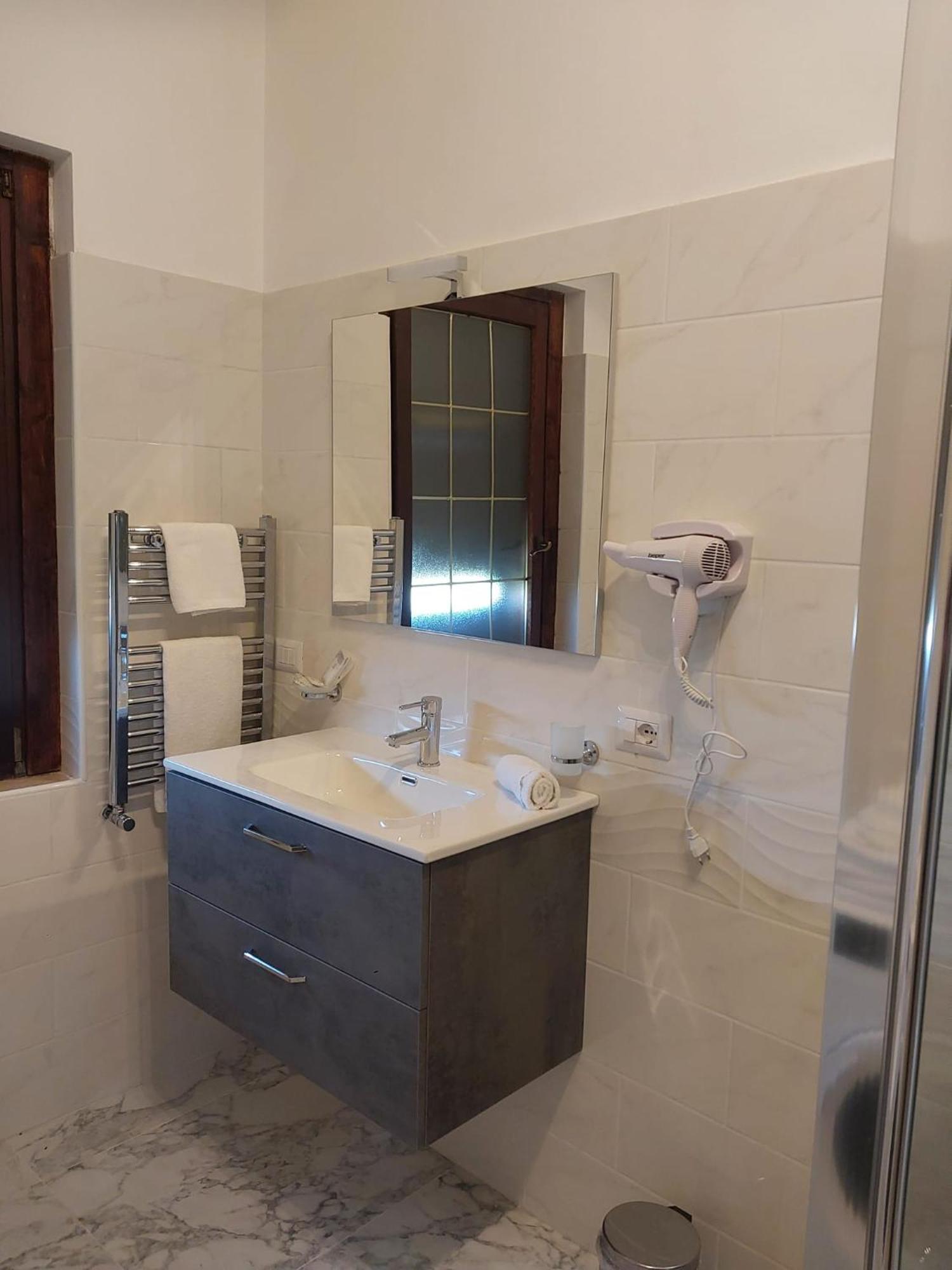 Speedy Guest Rooms - Camere Vicino Aeroporto E Fiera Fiumicino Exterior photo